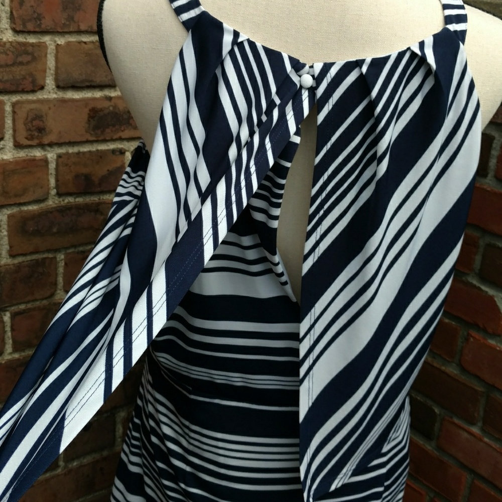 Dress - Picture 5 of 6